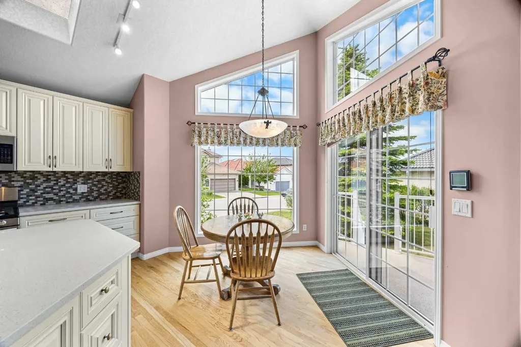 288 Hamptons Terrace NW Calgary AB T3A 5R4