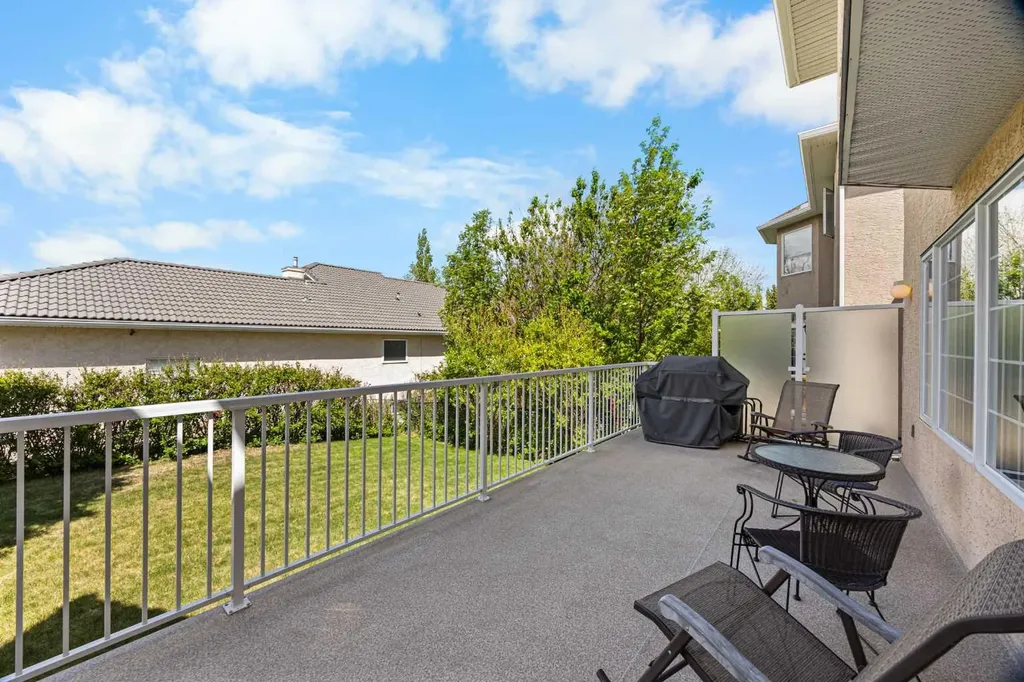 288 Hamptons Terrace NW Calgary AB T3A 5R4