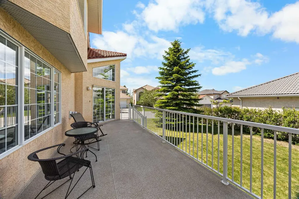 288 Hamptons Terrace NW Calgary AB T3A 5R4