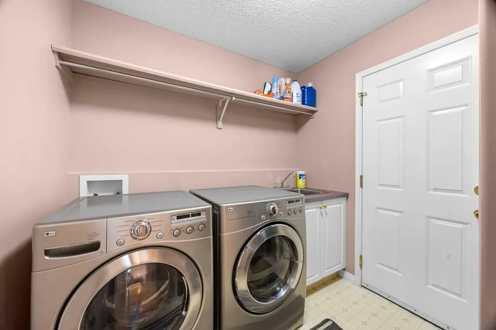 288 Hamptons Terrace NW Calgary AB T3A 5R4