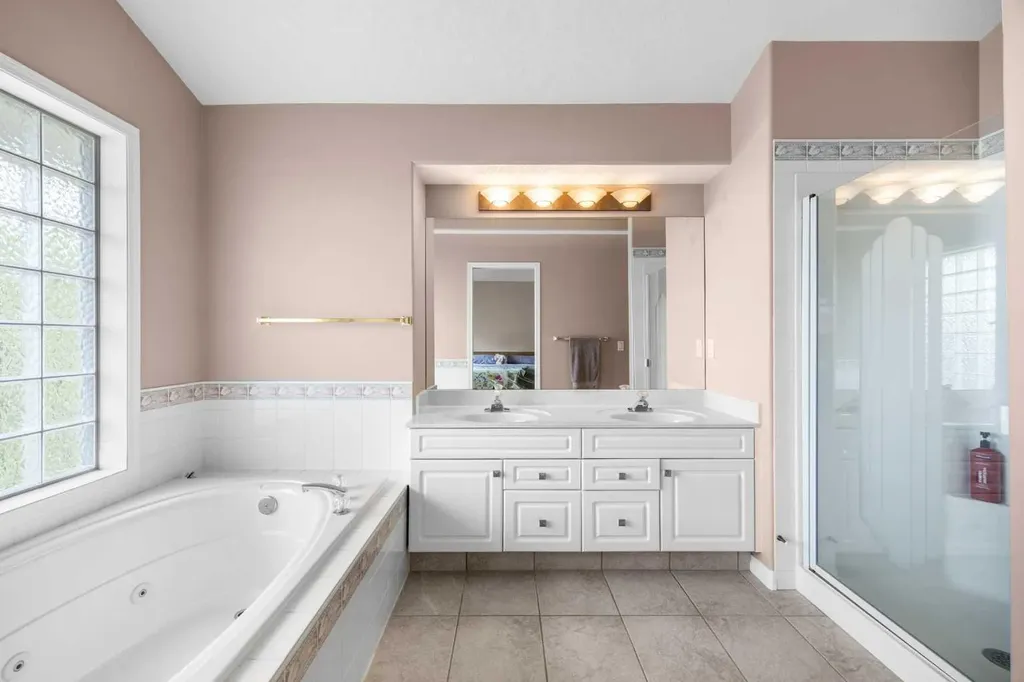 288 Hamptons Terrace NW Calgary AB T3A 5R4