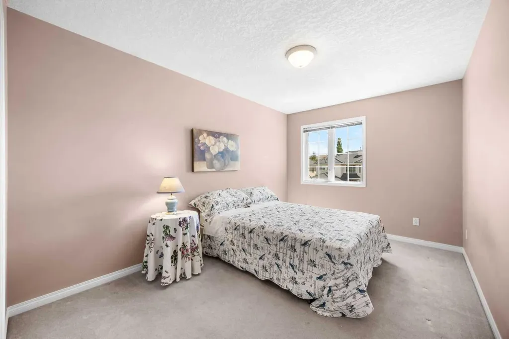 288 Hamptons Terrace NW Calgary AB T3A 5R4