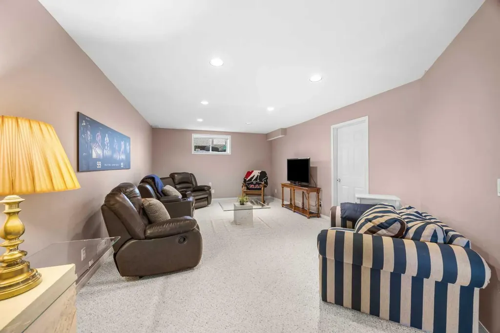 288 Hamptons Terrace NW Calgary AB T3A 5R4