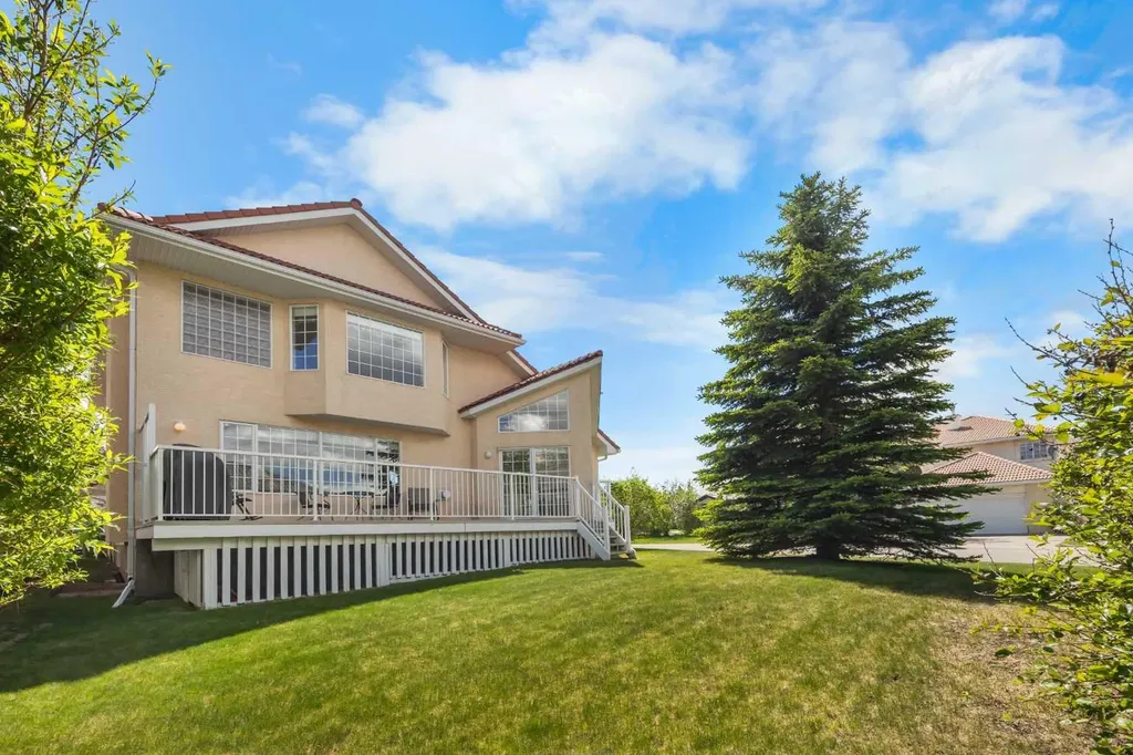 288 Hamptons Terrace NW Calgary AB T3A 5R4
