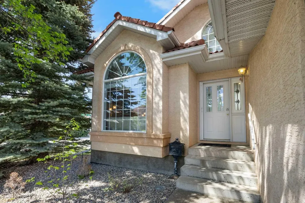 288 Hamptons Terrace NW Calgary AB T3A 5R4