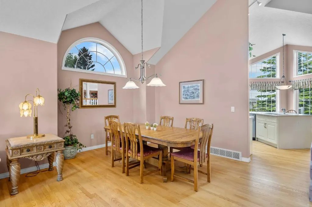 288 Hamptons Terrace NW Calgary AB T3A 5R4