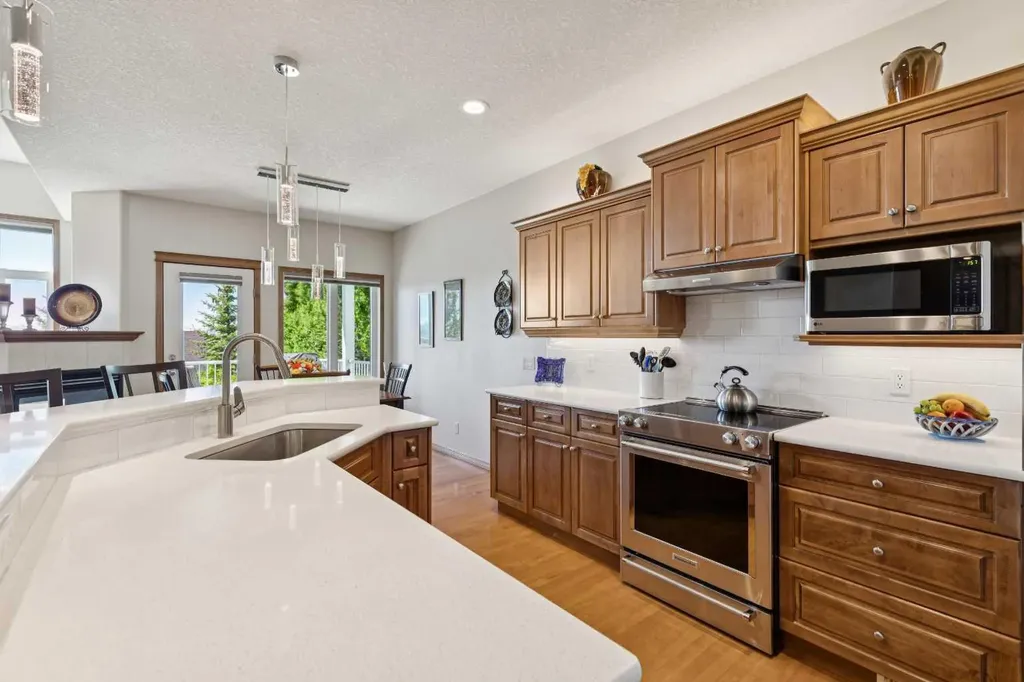 511 Rocky Ridge Drive NW Calgary AB T3G 5C3