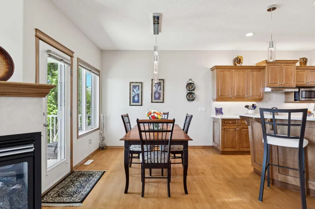 511 Rocky Ridge Drive NW Calgary AB T3G 5C3