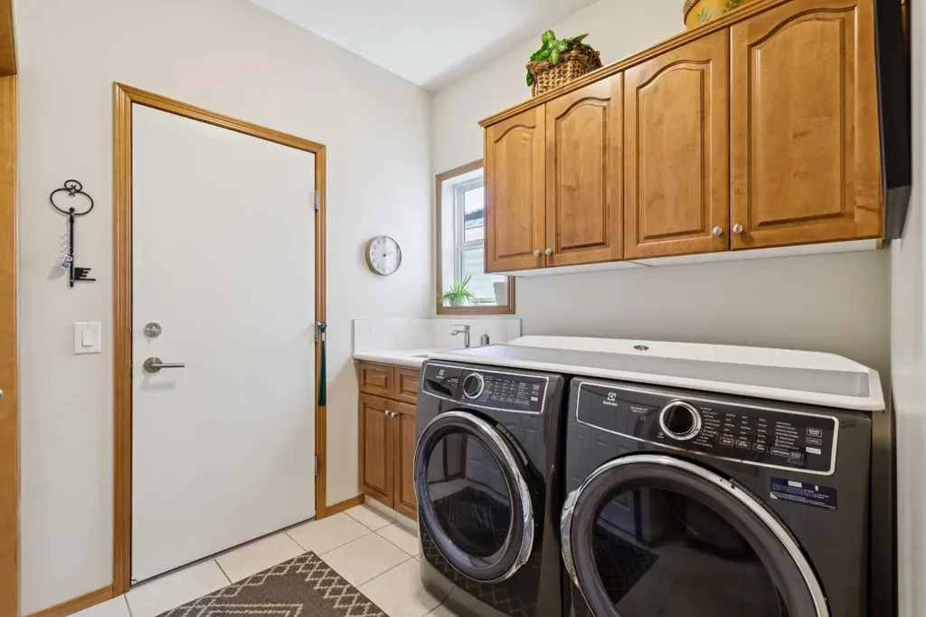 511 Rocky Ridge Drive NW Calgary AB T3G 5C3