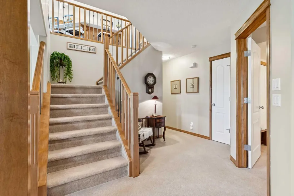 511 Rocky Ridge Drive NW Calgary AB T3G 5C3