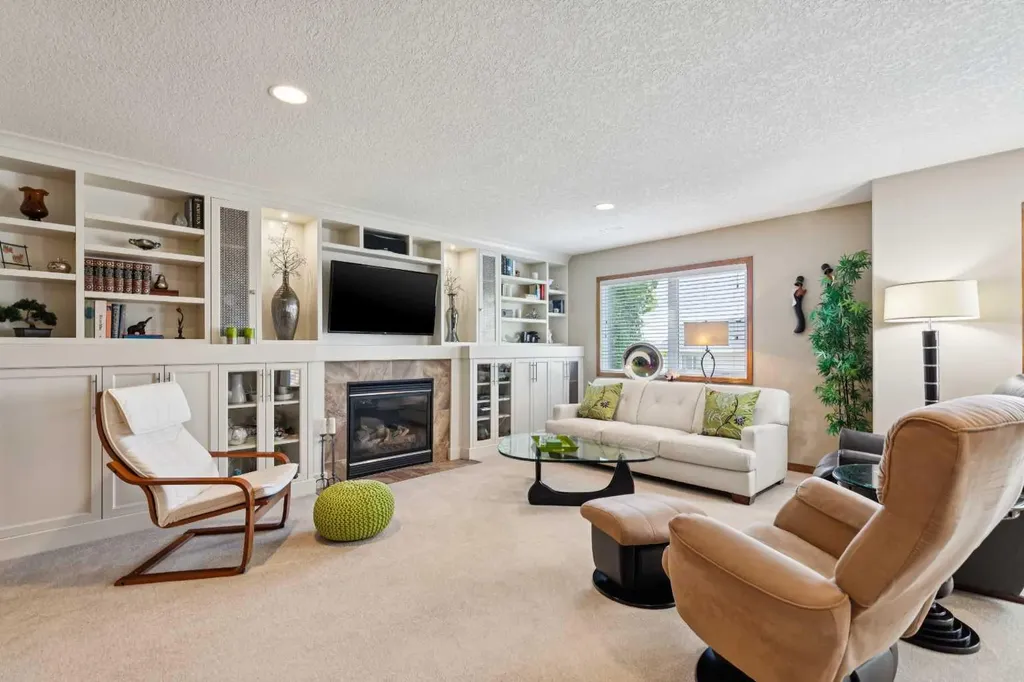 511 Rocky Ridge Drive NW Calgary AB T3G 5C3
