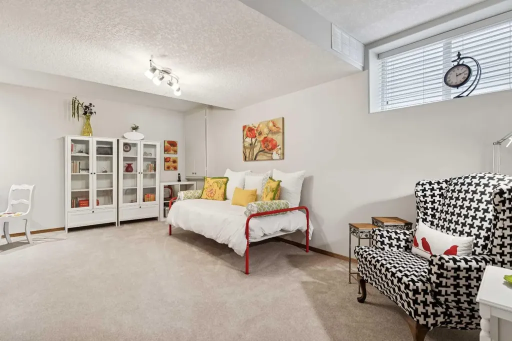 511 Rocky Ridge Drive NW Calgary AB T3G 5C3