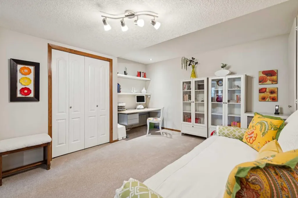 511 Rocky Ridge Drive NW Calgary AB T3G 5C3