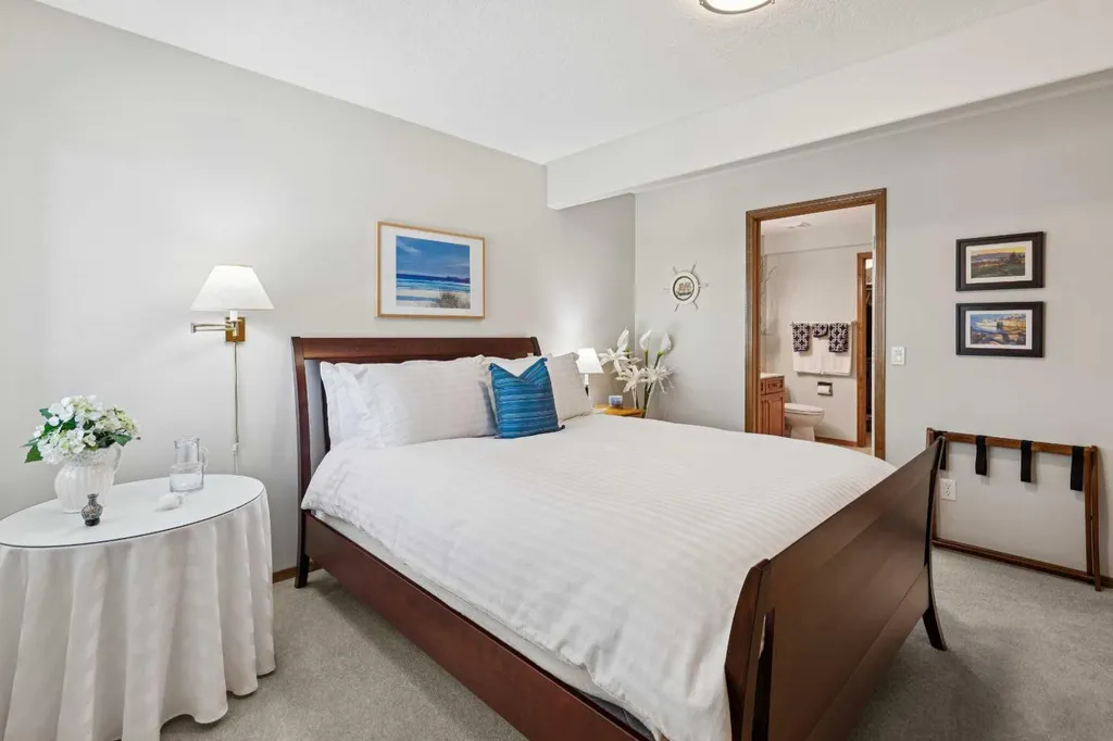 511 Rocky Ridge Drive NW Calgary AB T3G 5C3