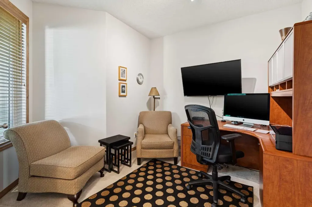 511 Rocky Ridge Drive NW Calgary AB T3G 5C3