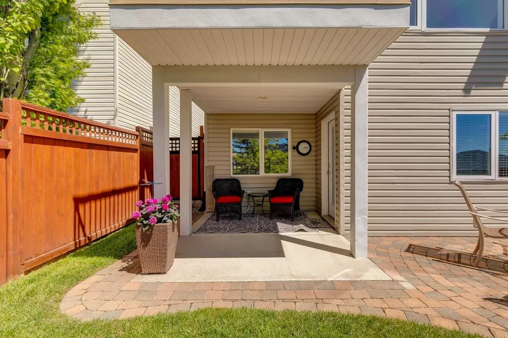511 Rocky Ridge Drive NW Calgary AB T3G 5C3