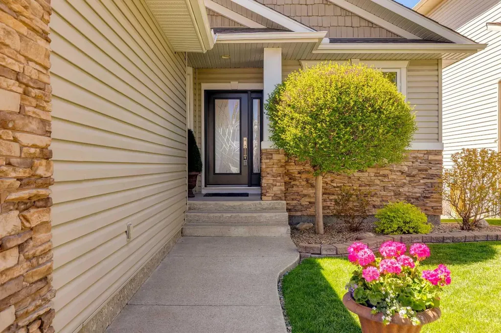 511 Rocky Ridge Drive NW Calgary AB T3G 5C3