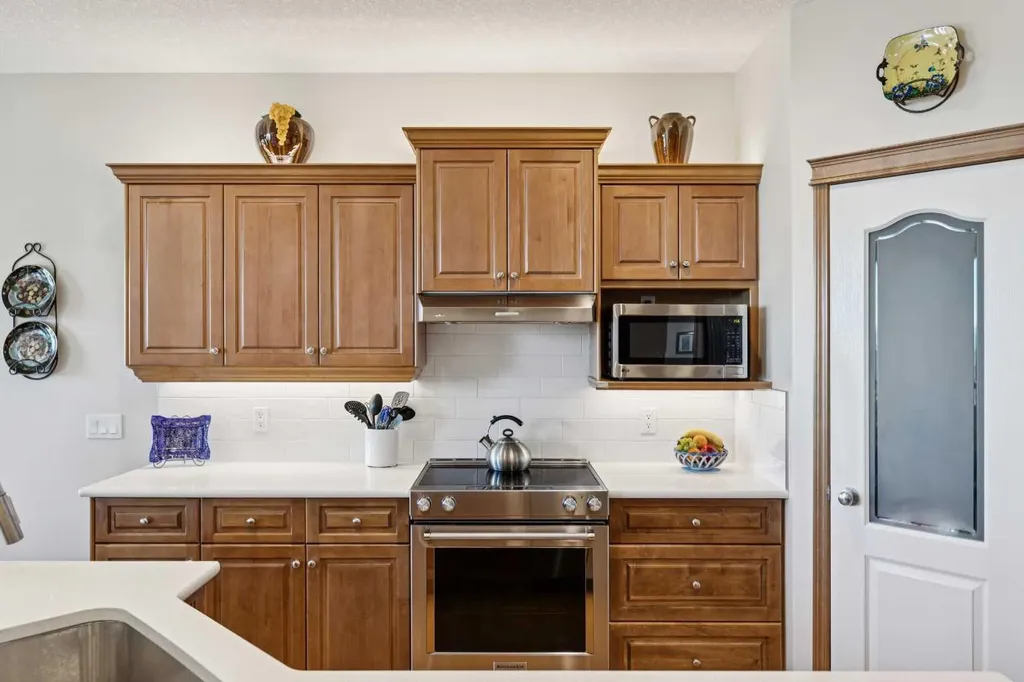 511 Rocky Ridge Drive NW Calgary AB T3G 5C3