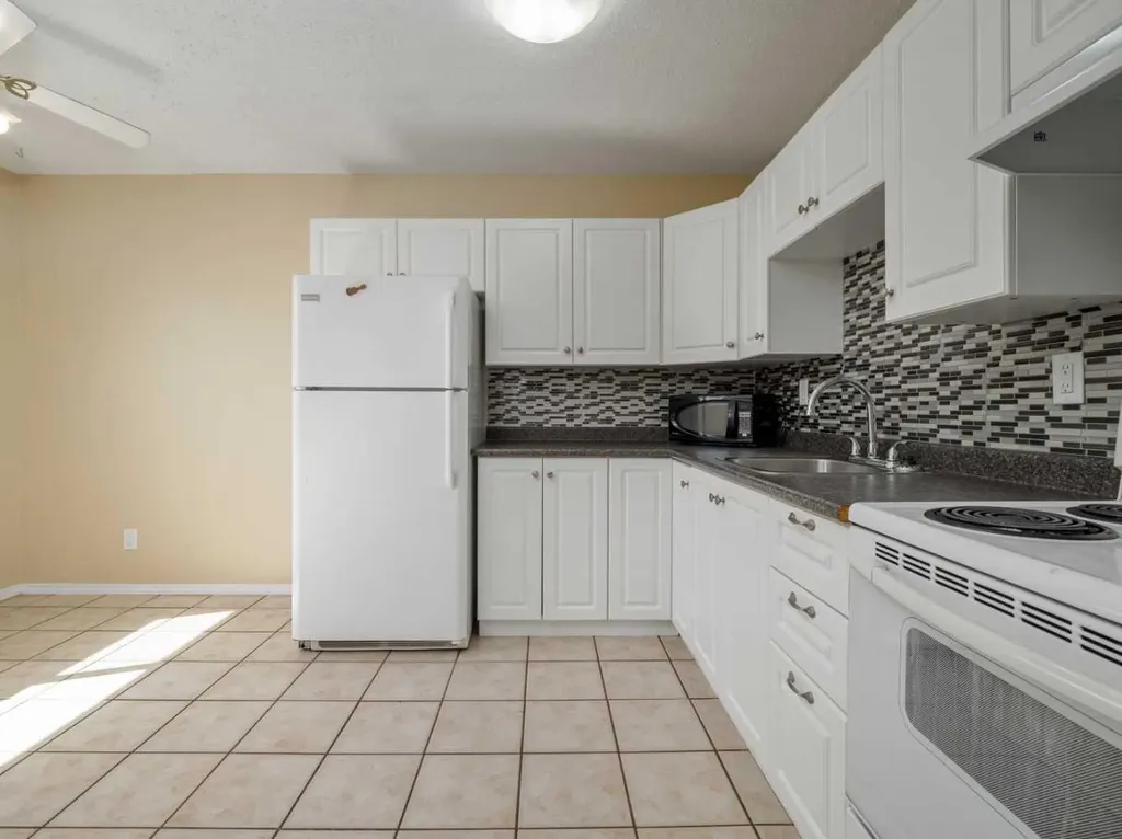 269 Laval Boulevard W Lethbridge AB T1K 4E2
