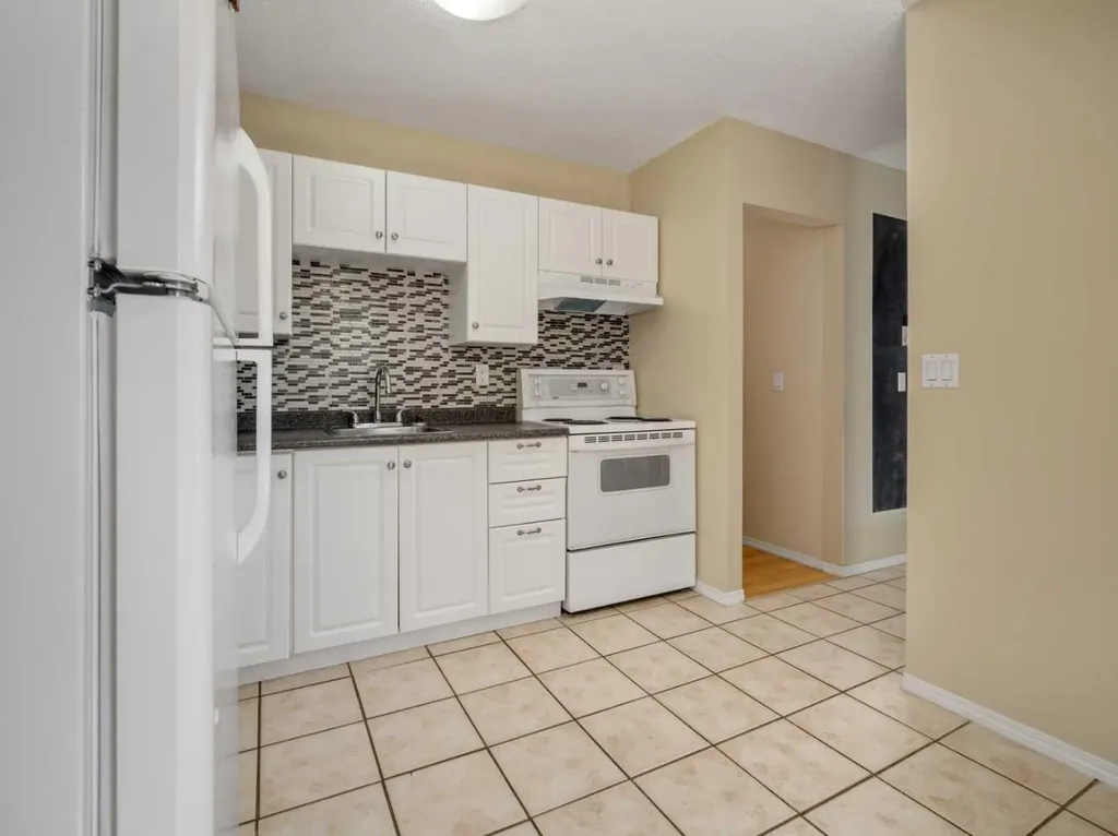 269 Laval Boulevard W Lethbridge AB T1K 4E2