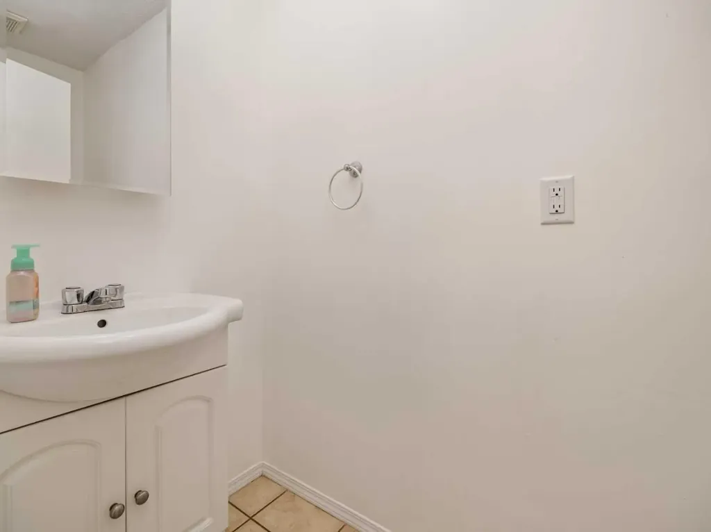 269 Laval Boulevard W Lethbridge AB T1K 4E2
