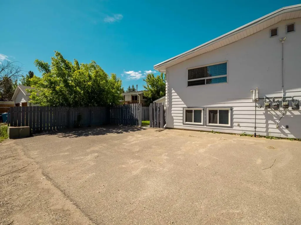 269 Laval Boulevard W Lethbridge AB T1K 4E2
