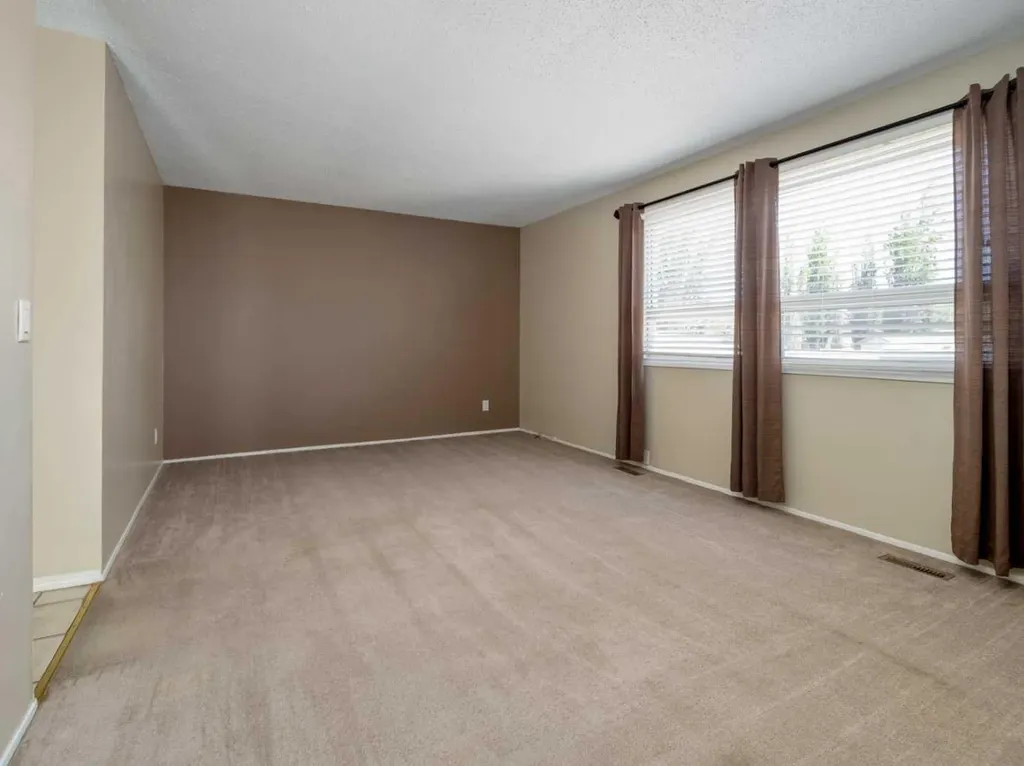 269 Laval Boulevard W Lethbridge AB T1K 4E2