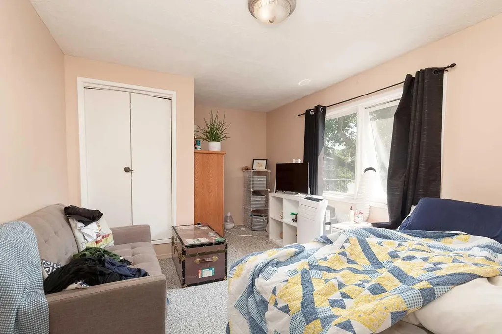 622 10 Street S Lethbridge AB T1J 2M8