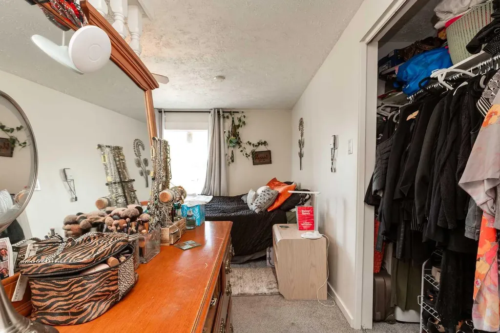 622 10 Street S Lethbridge AB T1J 2M8