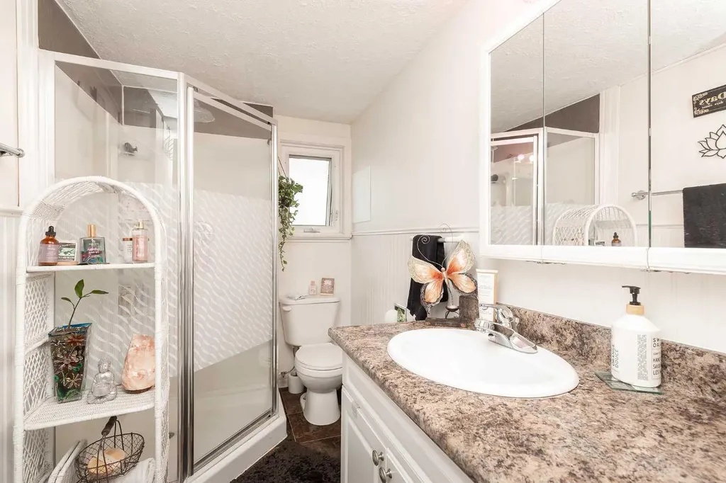 622 10 Street S Lethbridge AB T1J 2M8
