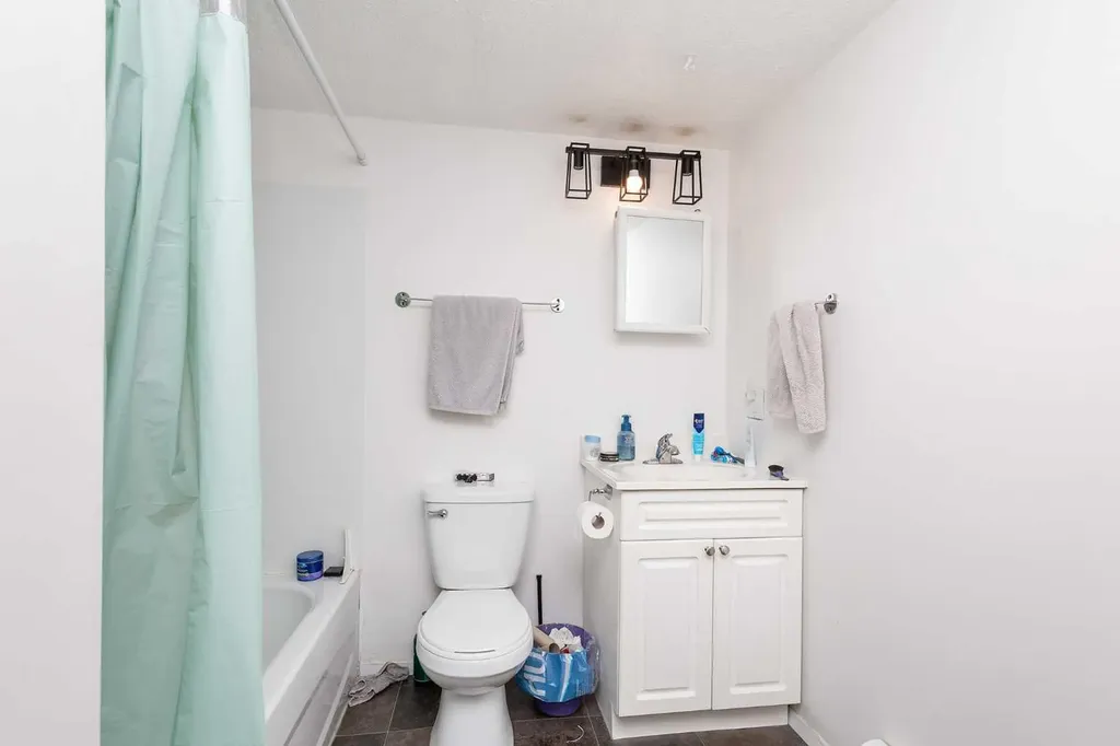 622 10 Street S Lethbridge AB T1J 2M8