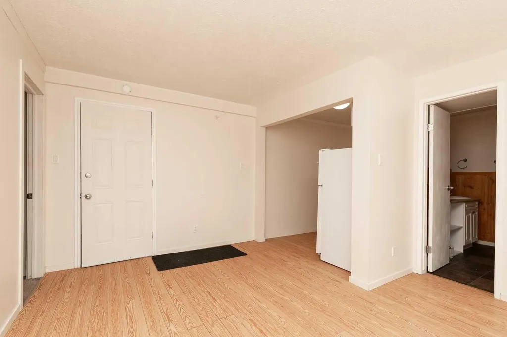 622 10 Street S Lethbridge AB T1J 2M8