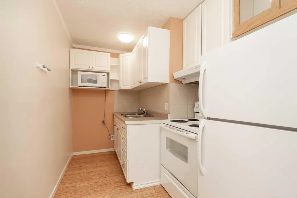 622 10 Street S Lethbridge AB T1J 2M8