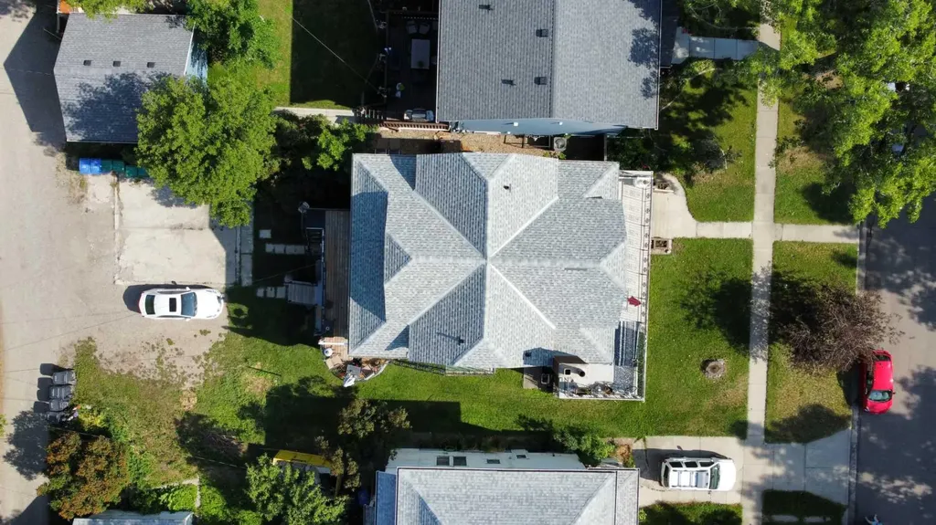 622 10 Street S Lethbridge AB T1J 2M8