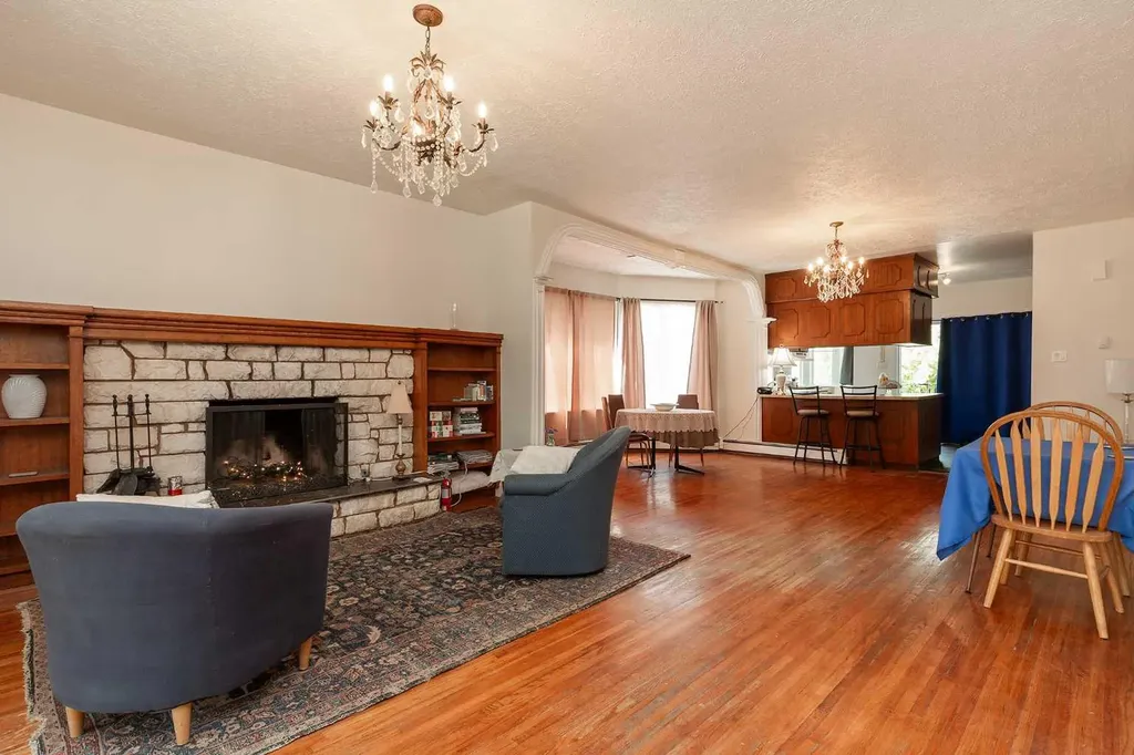 622 10 Street S Lethbridge AB T1J 2M8