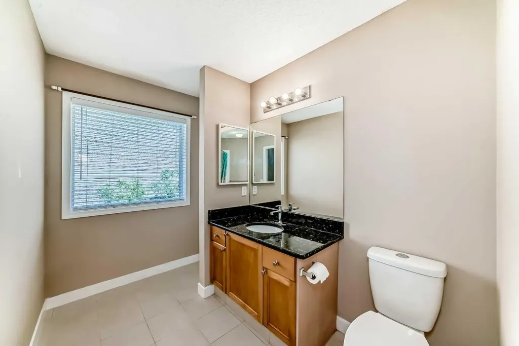 10 Hidden Creek Heights NW Calgary AB T3A 6K8