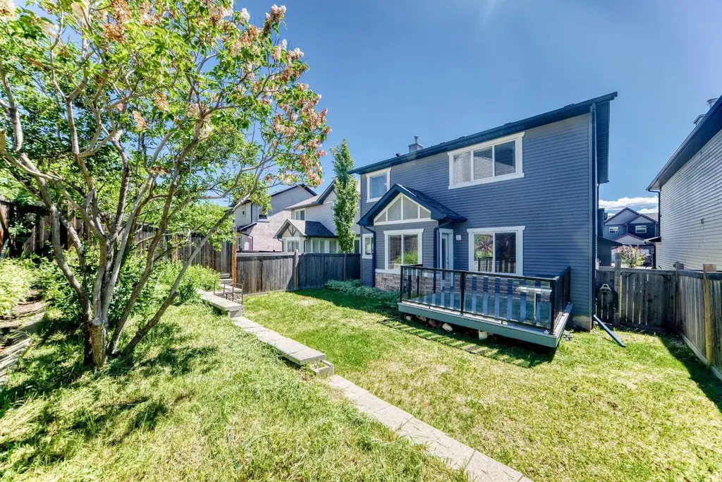 10 Hidden Creek Heights NW Calgary AB T3A 6K8