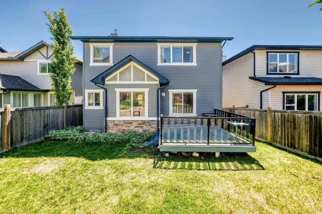 10 Hidden Creek Heights NW Calgary AB T3A 6K8