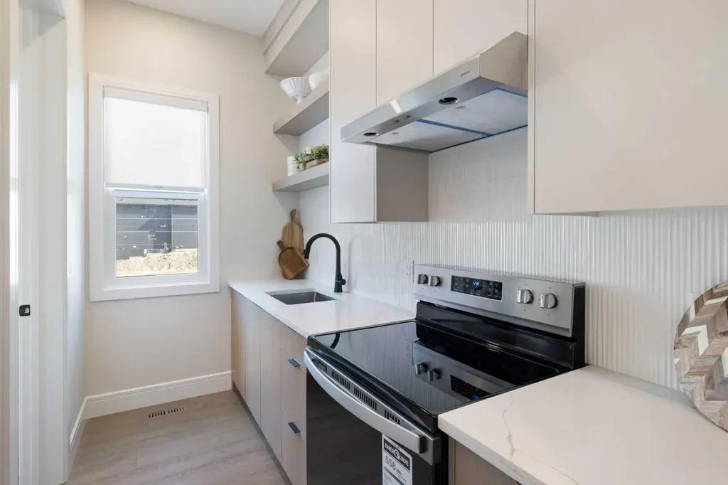 232 West Chestermere Drive Chestermere AB T1X 1B2