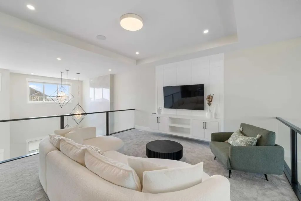 232 West Chestermere Drive Chestermere AB T1X 1B2