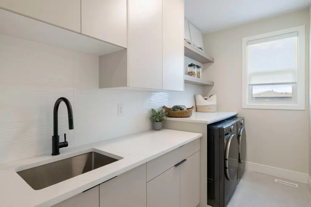 232 West Chestermere Drive Chestermere AB T1X 1B2