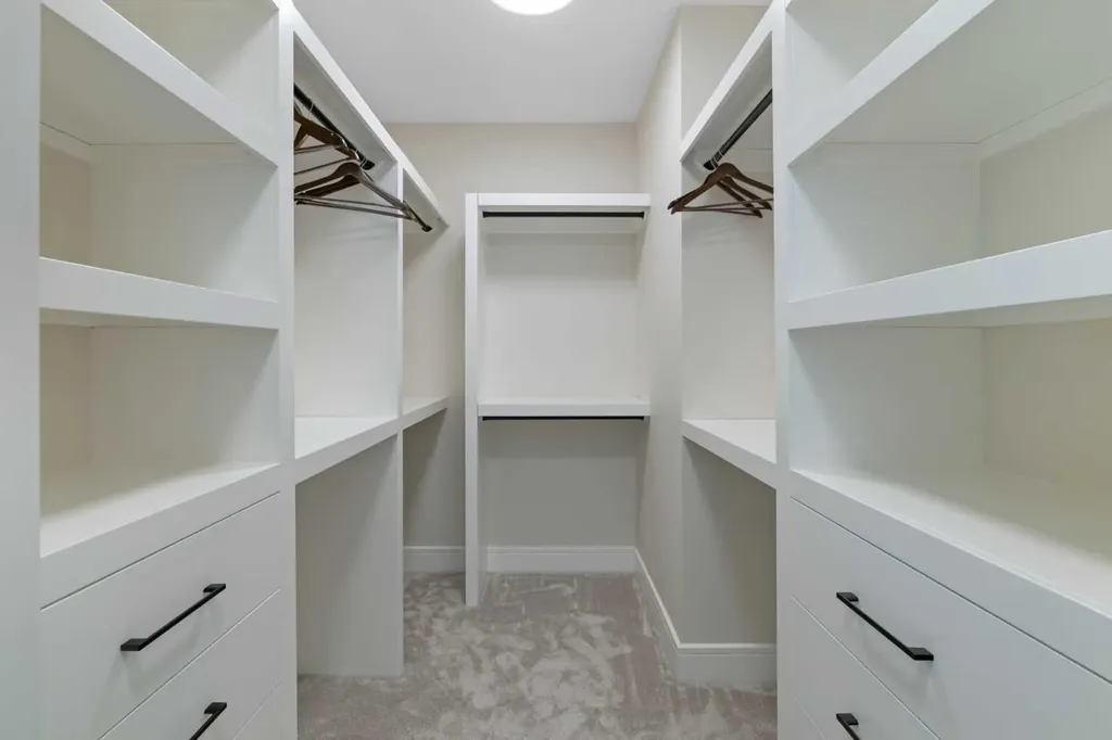 232 West Chestermere Drive Chestermere AB T1X 1B2
