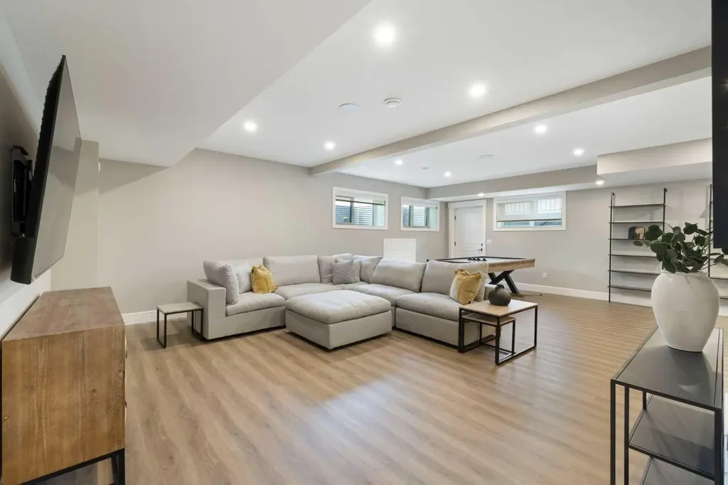 232 West Chestermere Drive Chestermere AB T1X 1B2
