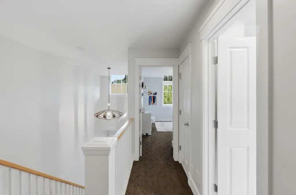 2818 6 Avenue NW Calgary AB T2N0Y3