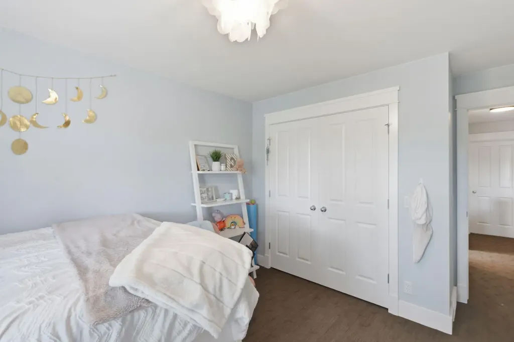 2818 6 Avenue NW Calgary AB T2N0Y3