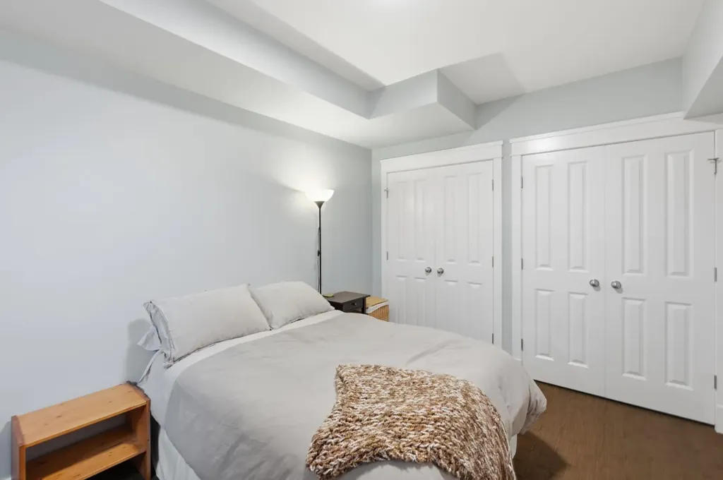 2818 6 Avenue NW Calgary AB T2N0Y3
