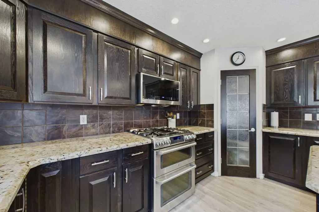 3758 Douglas Ridge Link SE Calgary AB T2Z3H7