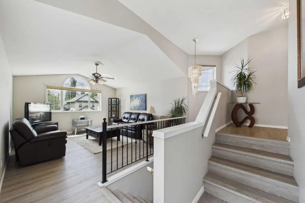 3758 Douglas Ridge Link SE Calgary AB T2Z3H7