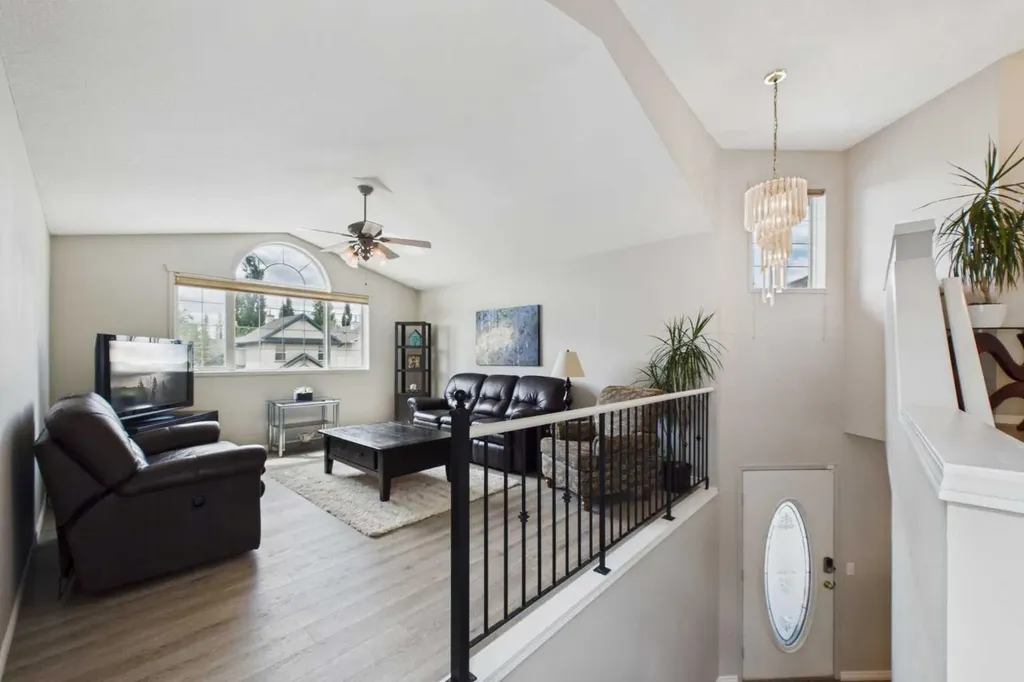 3758 Douglas Ridge Link SE Calgary AB T2Z3H7
