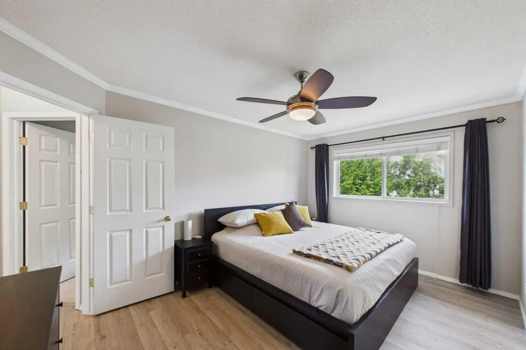 3758 Douglas Ridge Link SE Calgary AB T2Z3H7